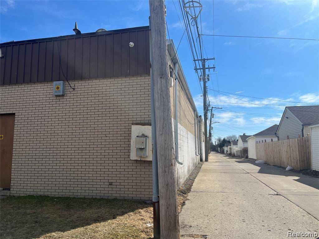 Dearborn, MI 48126 1681,7531-51 WYOMING Street