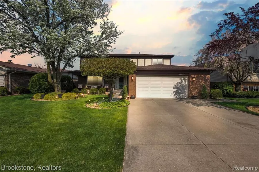 36624 IROQUOIS Drive, Sterling Heights, MI 48310 4552