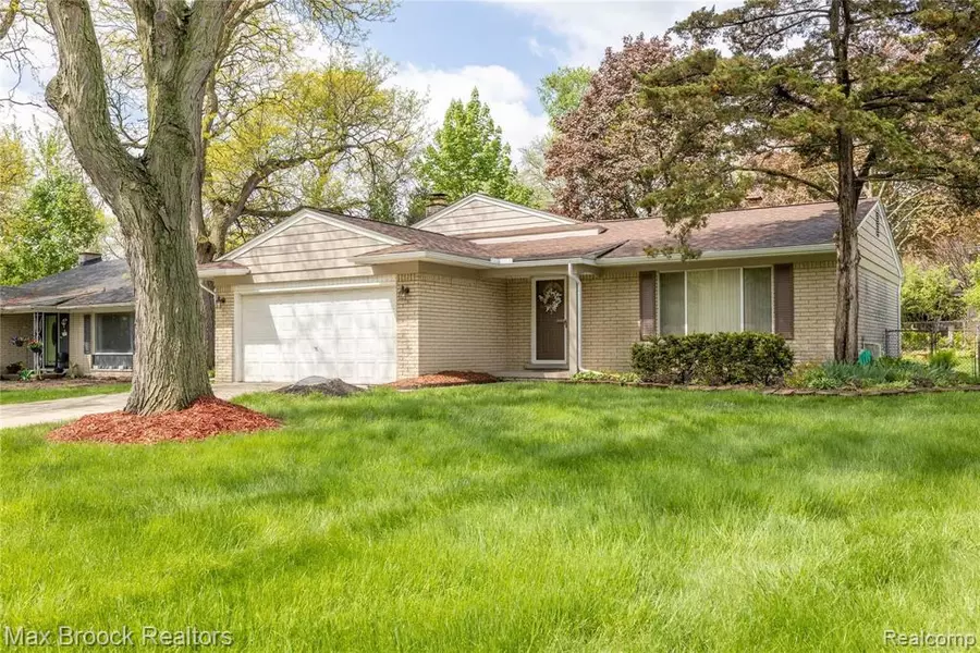 29455 Heritage Lane, Southfield, MI 48076 5043