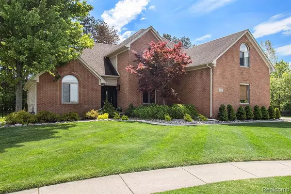 Grand Blanc, MI 48439 2525,1384 Ridge View Court