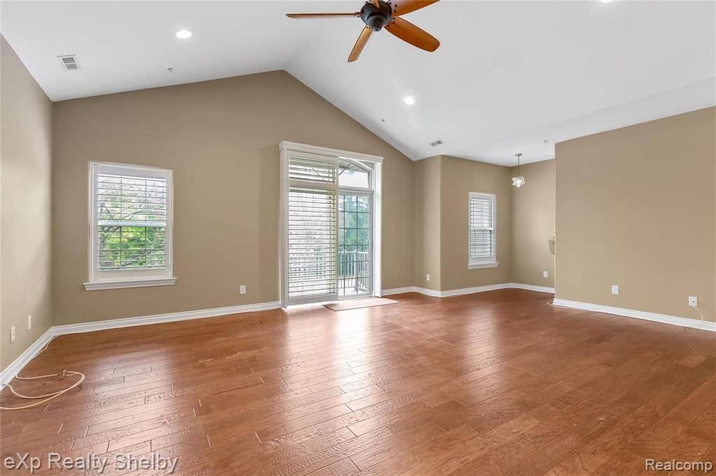 Shelby Twp, MI 48317 6376,48908 AMANDA LANE
