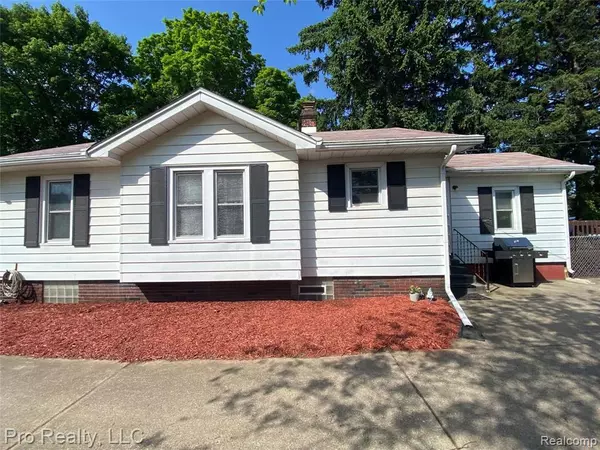 Belleville, MI 48111 2742,225 ROLAND Street