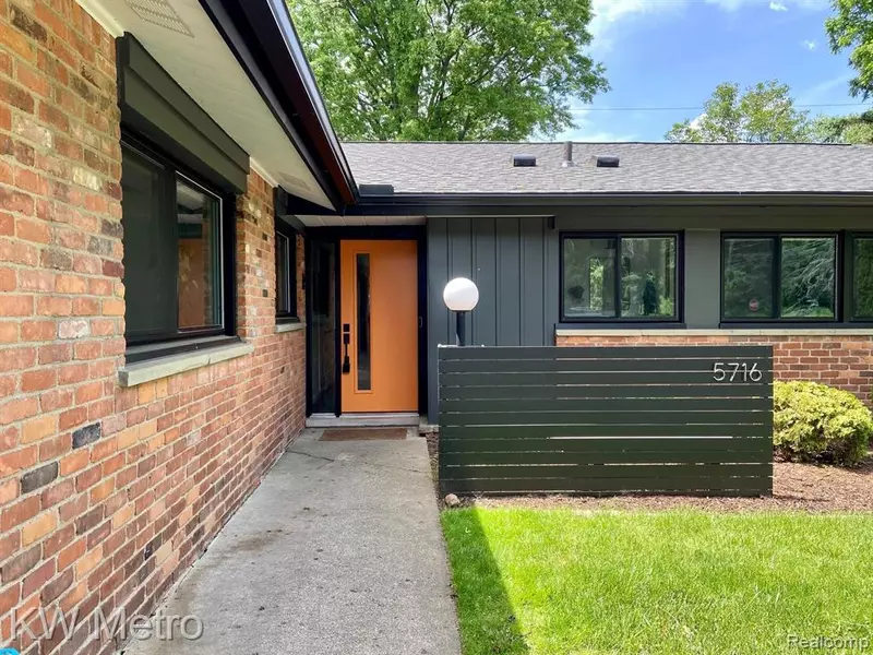 5716 BLANDFORD Road, Bloomfield Hills, MI 48302 4013