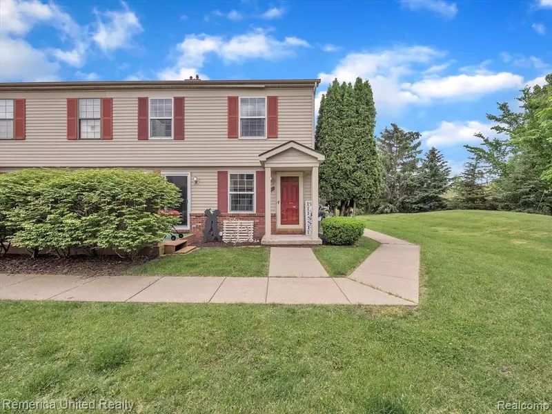 838 Oakwood Drive, Howell, MI 48843 1057