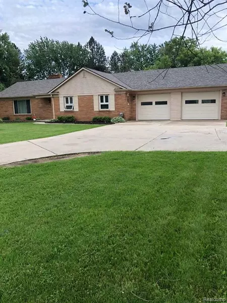 6588 W IMLAY CITY Road, Imlay City, MI 48444 8503