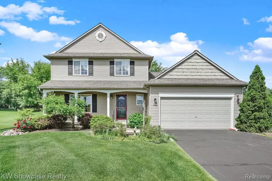 12337 Peabody Drive, Fenton, MI 48430