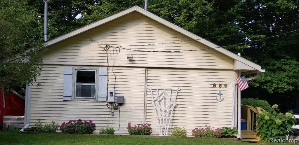 859 BOSHAW Drive, Attica, MI 48412 9366