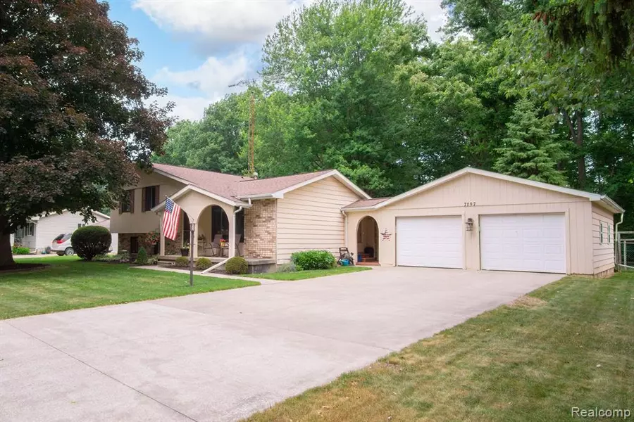 7197 MOUNT JULIET Drive, Davison, MI 48423 2361