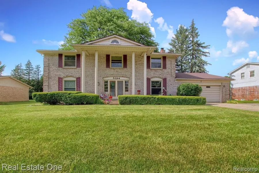 5394 CLARIDGE Lane, West Bloomfield, MI 48322 3860