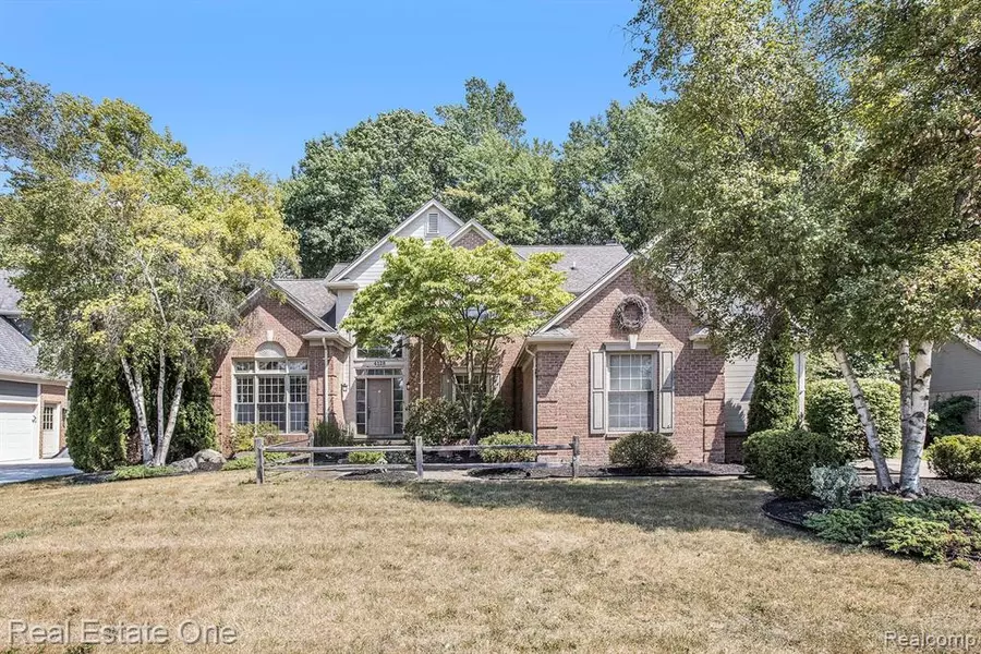 4128 BLUE HERON Drive, Auburn Hills, MI 48326 1877