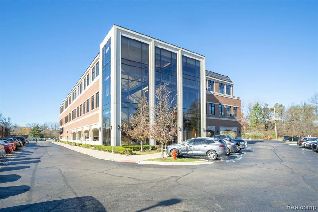 Bloomfield Hills, MI 48304 0924,37000 WOODWARD Avenue