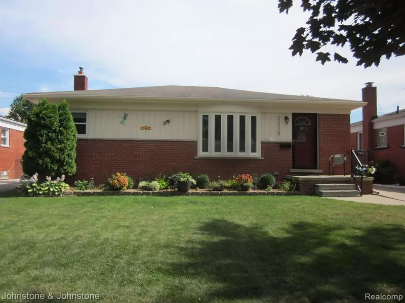 21718 ARROWHEAD Street, Saint Clair Shores, MI 48082 1281