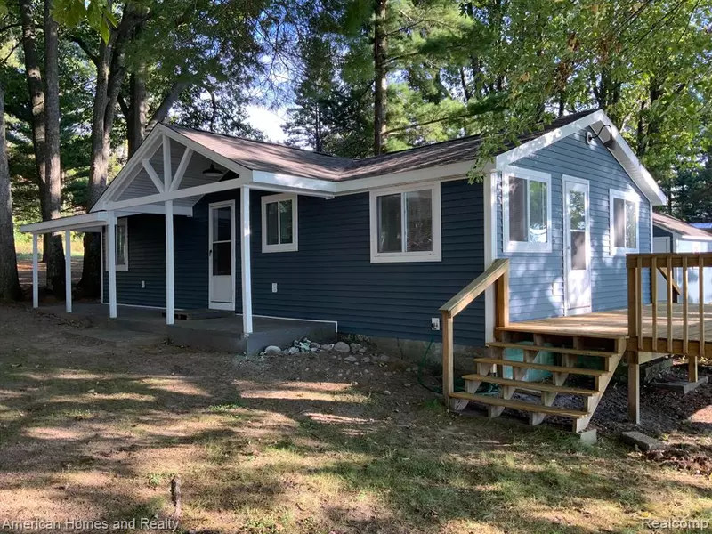 827 LAKE Drive, Kalkaska, MI 49646 9642