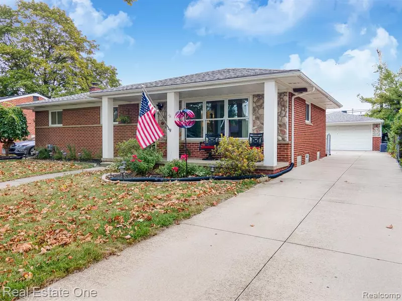 27705 BUCKINGHAM Street, Livonia, MI 48154 4680