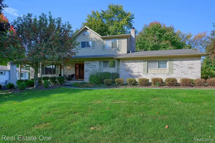 772 Castlebar Drive, Rochester Hills, MI 48309