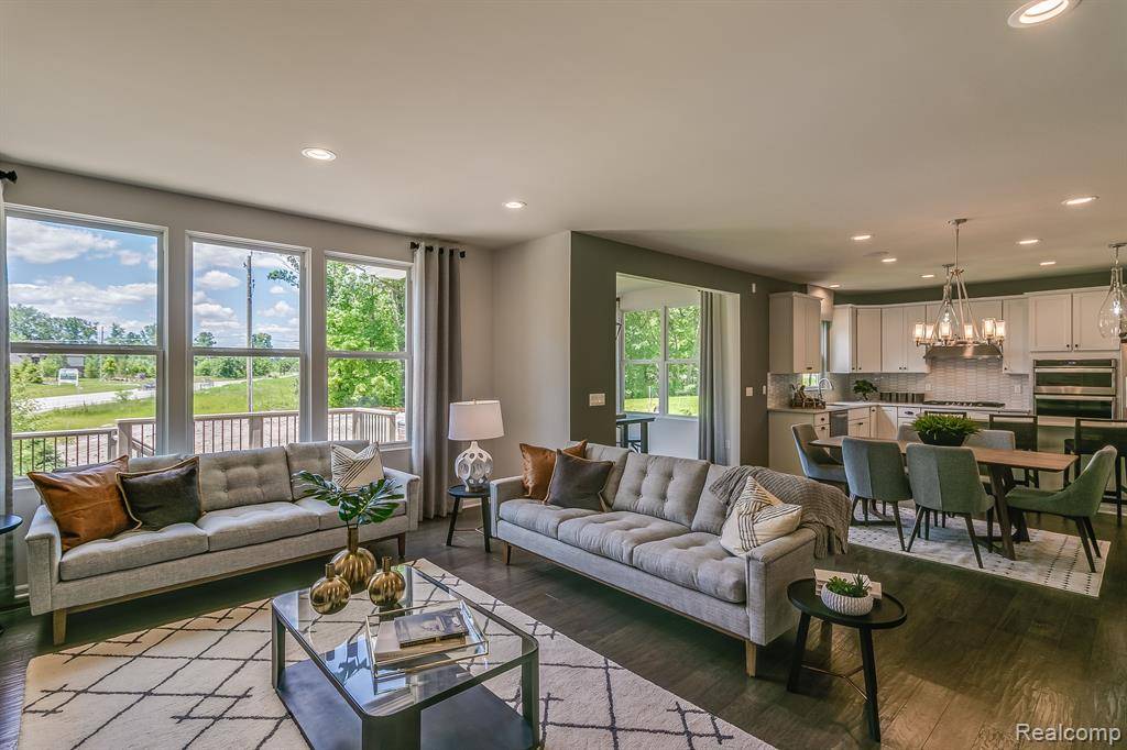 Sterling Heights, MI 48314 2748,3989 SUMMIT Drive