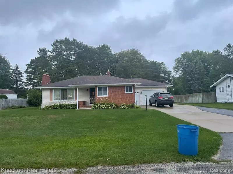 4261 Eastport Drive, Bridgeport, MI 48722 9607