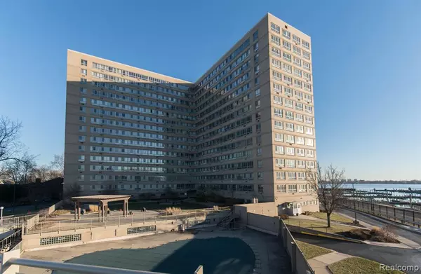 8900 E JEFFERSON Avenue, Detroit, MI 48214 4180