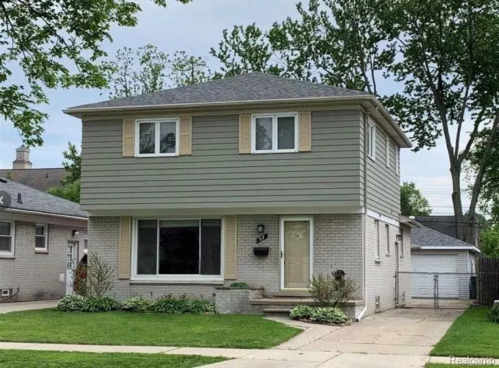 57 W Elmwood Avenue, Clawson, MI 48017