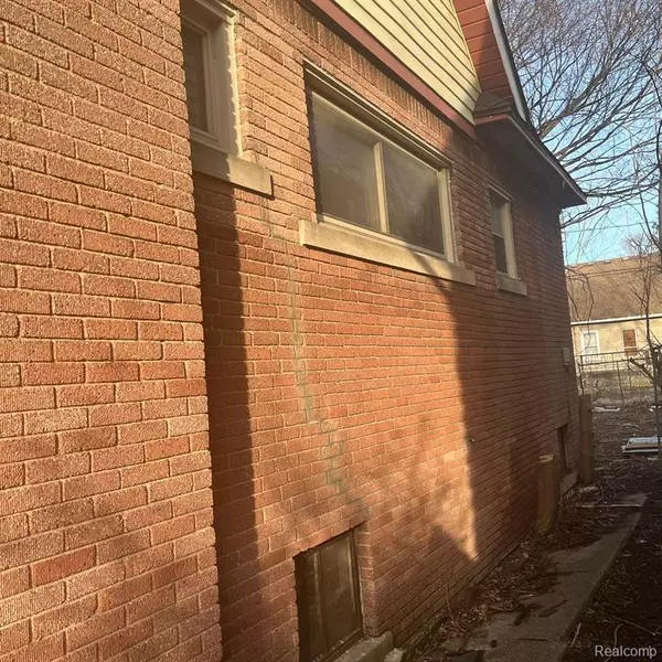 Detroit, MI 48238 2458,14228 CHERRYLAWN Street