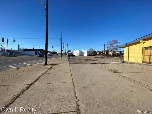 Detroit, MI 48215 2414,13001 MACK Avenue