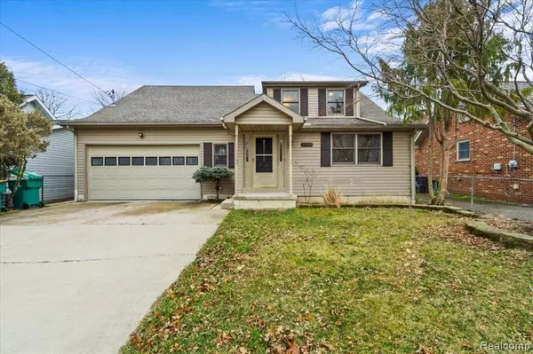 Rockwood, MI 48173 9673,35569 ERIE Drive