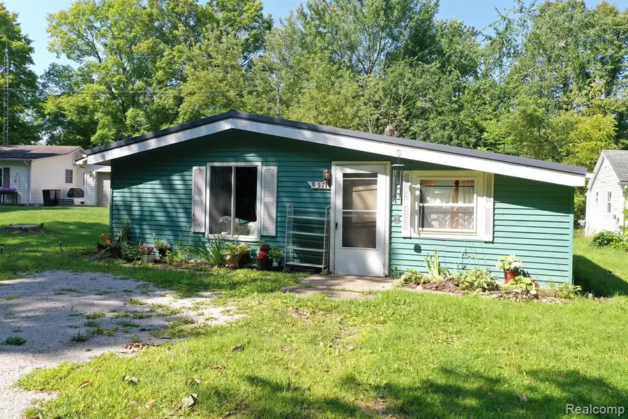 957 PANTEK Drive, Attica, MI 48412