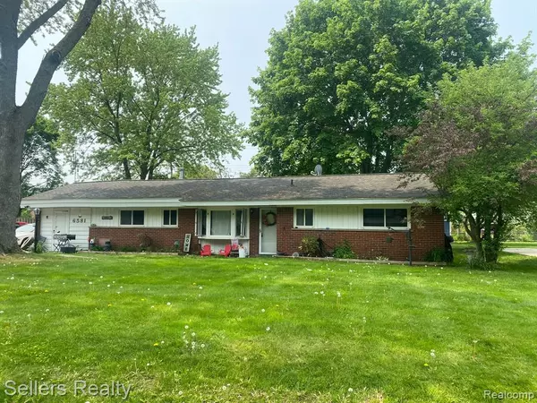 Clarkston, MI 48346 2141,6581 PEAR Lane