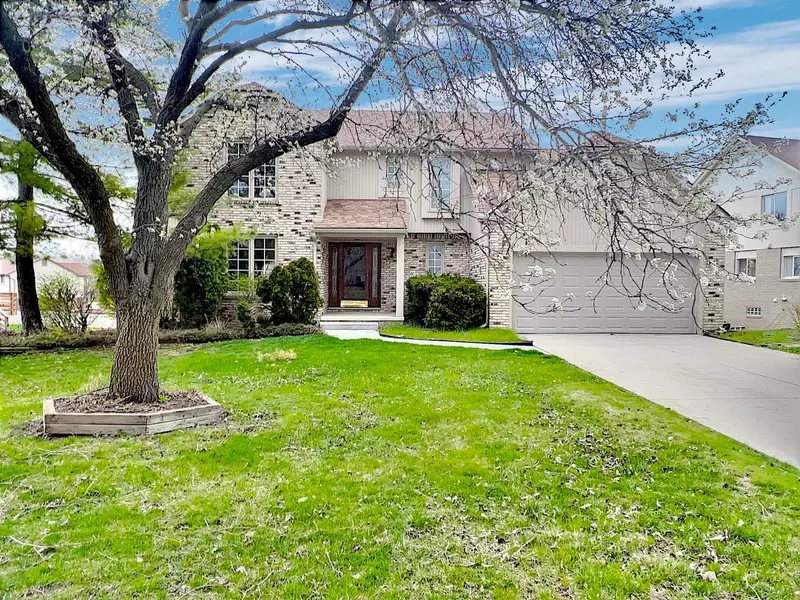 37675 FLEETWOOD Drive, Farmington Hills, MI 48331 1702