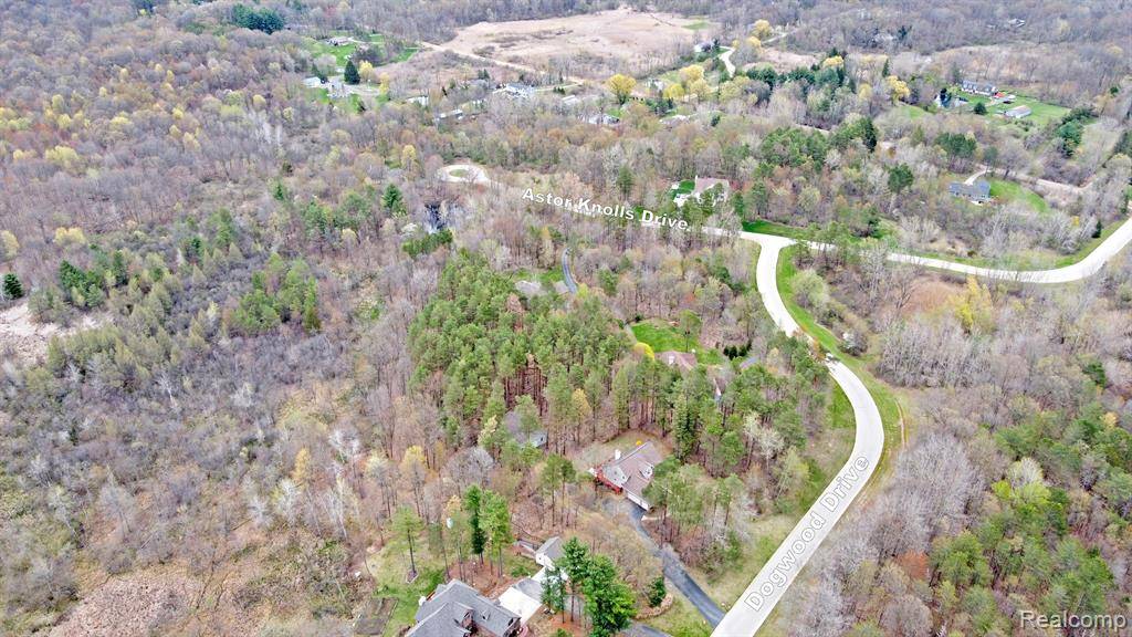 Ortonville, MI 48462 8478,311 DOGWOOD Lane