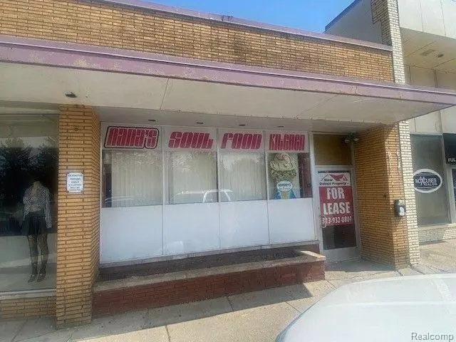 Harper Woods, MI 48225 1915,19558 KELLY Road
