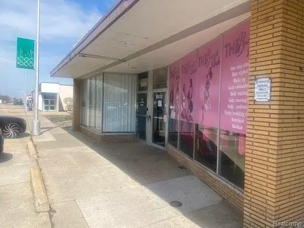 Harper Woods, MI 48225 1915,19558 KELLY Road