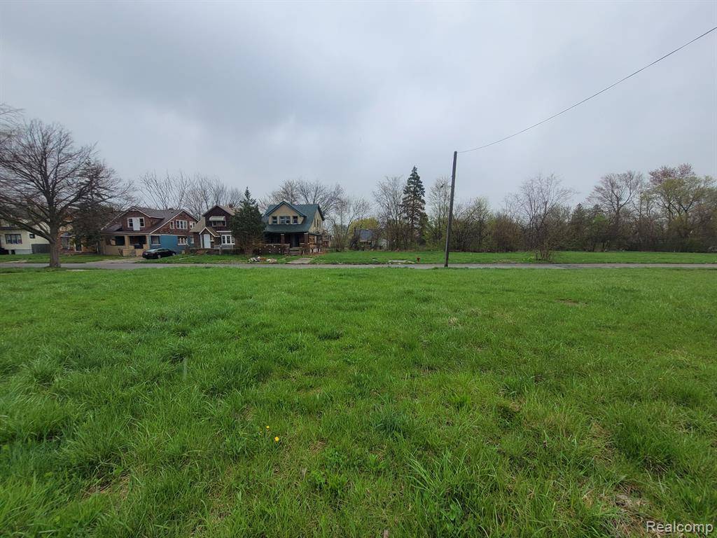 Detroit, MI 48224 3307,3959 BEACONSFIELD Street