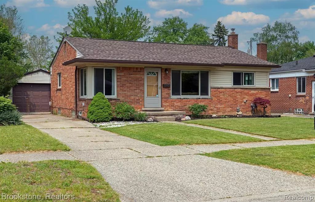 Madison Heights, MI 48071 2916,1385 DIANA Avenue