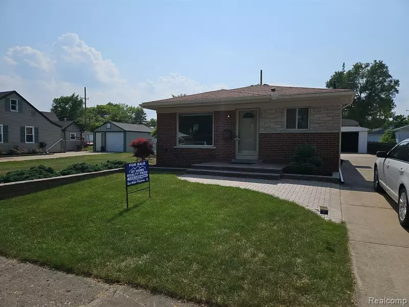 8531 ROBINDALE Avenue, Dearborn Heights, MI 48127 1275