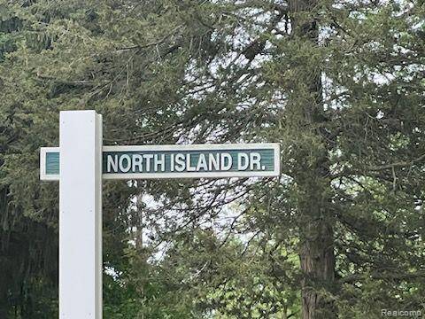 9031 N ISLAND Drive, Flushing, MI 48433 2932