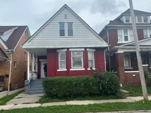 2436 HEWITT Street, Hamtramck, MI 48212 3671