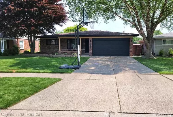 36824 MANNING Court, Sterling Heights, MI 48312 3255