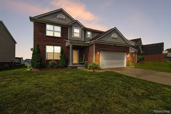 New Hudson, MI 48165 8036,28583 OAKMONTE Circle