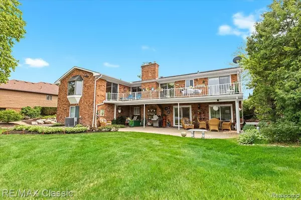 Commerce Twp, MI 48382 1441,3176 PIKEWOOD Court