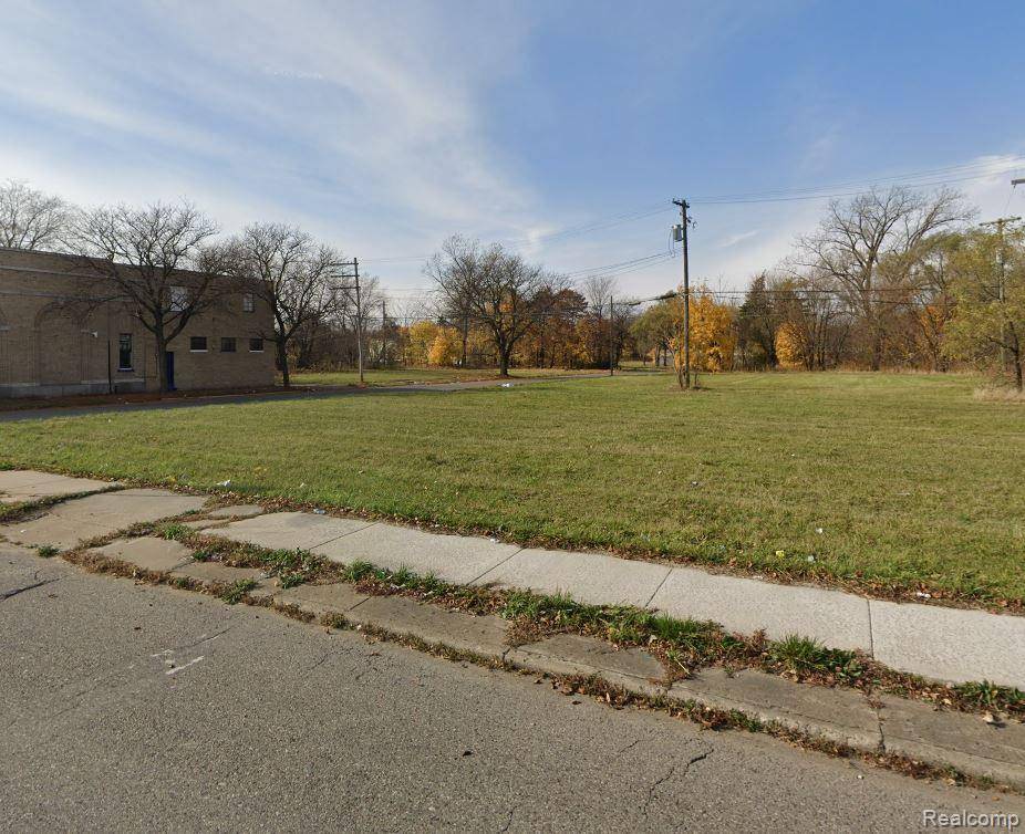 Detroit, MI 48213 2403,7207 HARPER Avenue