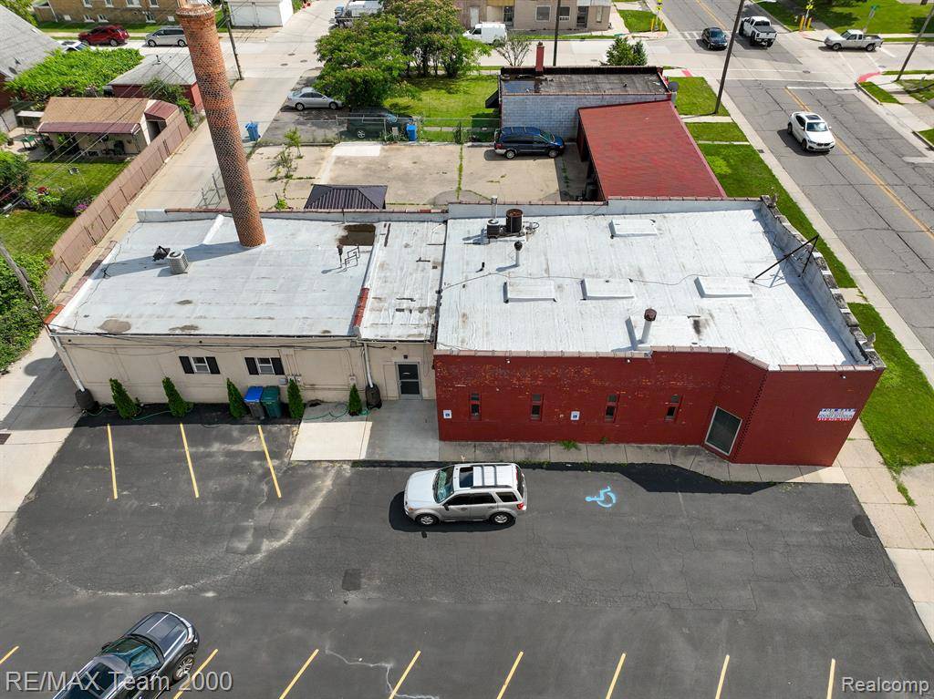Dearborn, MI 48126 2104,5824 CHASE Road