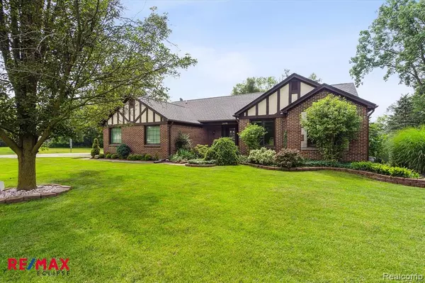 26096 STEELE Road, Farmington Hills, MI 48331 3829