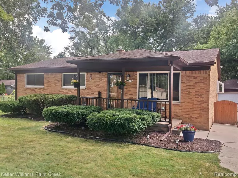 34640 DAVISON Street, Sterling Heights, MI 48310 5753