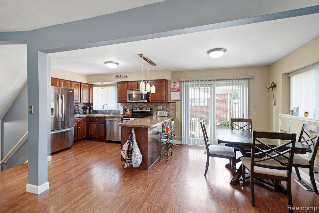 28305 HALES Street, Madison Heights, MI 48071 2921