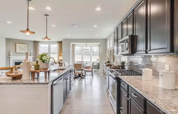 Commerce Twp, MI 48382 2285,2862 TRILLIUM HILLS Drive