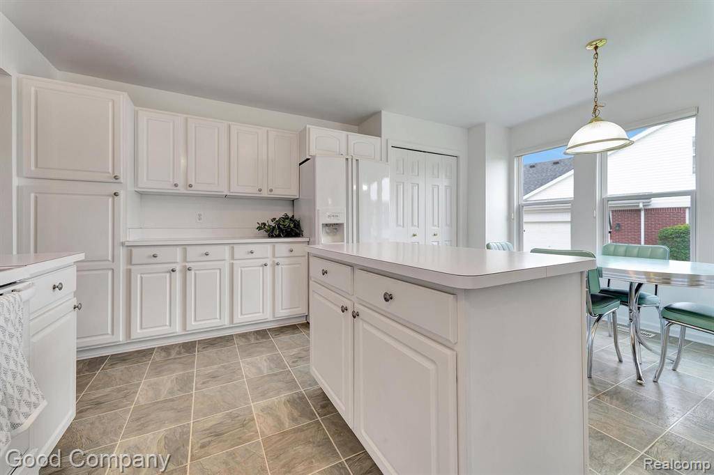 Flat Rock, MI 48134 1481,25028 MAXWELL Lane