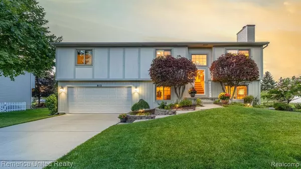 813 BRICK Lane, South Lyon, MI 48178 2015