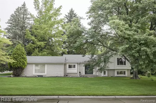 29722 HIGH VALLEY Road, Farmington Hills, MI 48331 2164