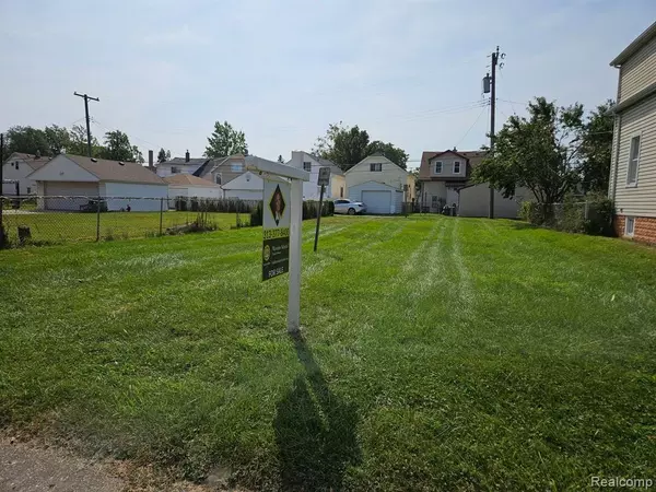 8915 SHADDICK Street, Dearborn, MI 48126 2365